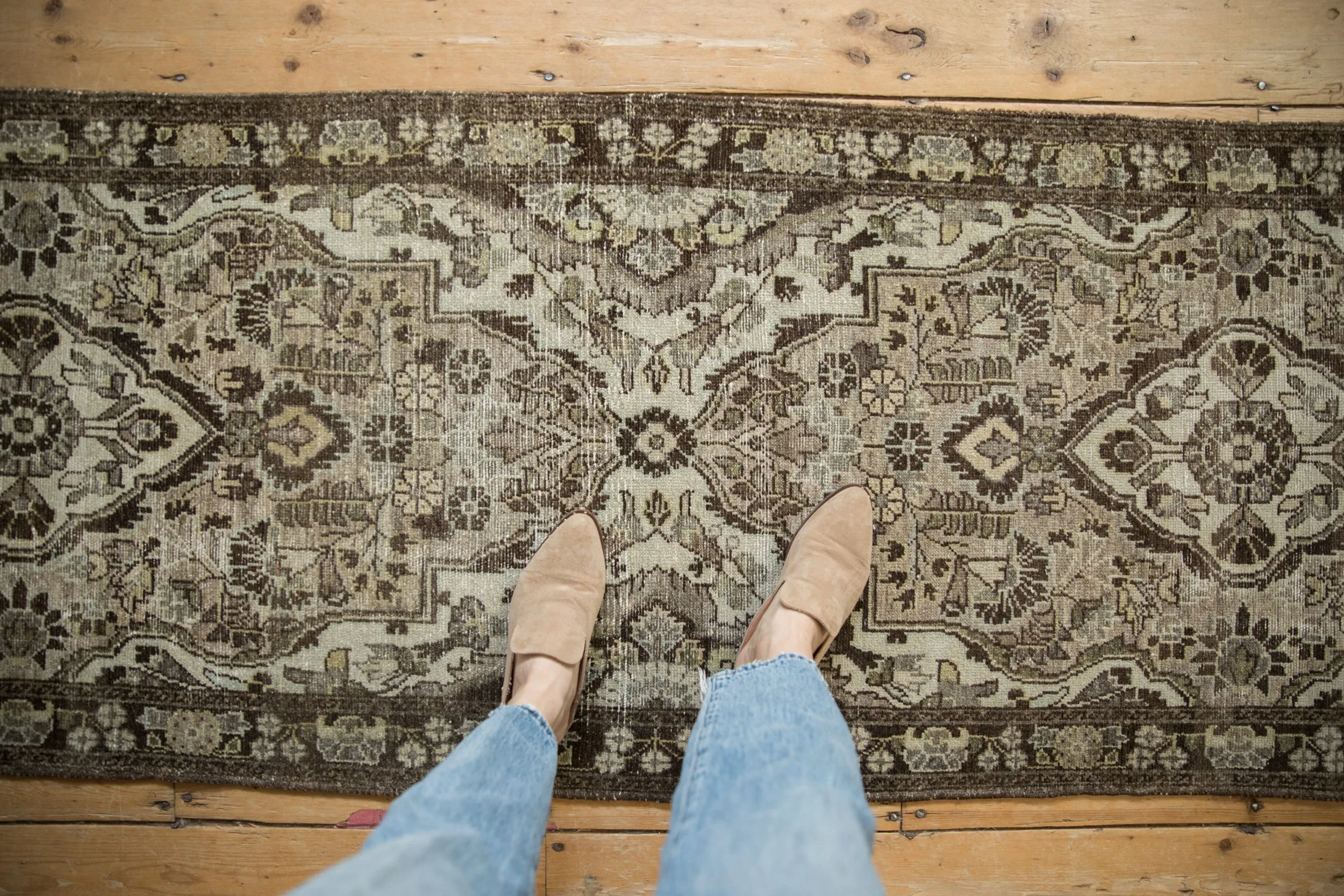 2.5x10 Vintage Distressed Dargezine Rug Runner