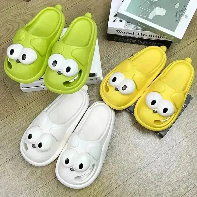 Adorable Kissing Cartoon Fashion Slides