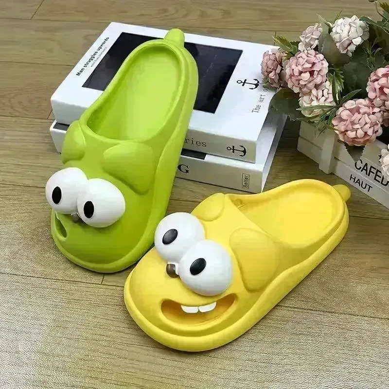 Adorable Kissing Cartoon Fashion Slides