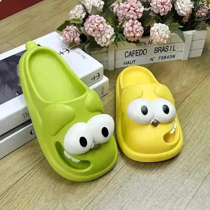 Adorable Kissing Cartoon Fashion Slides