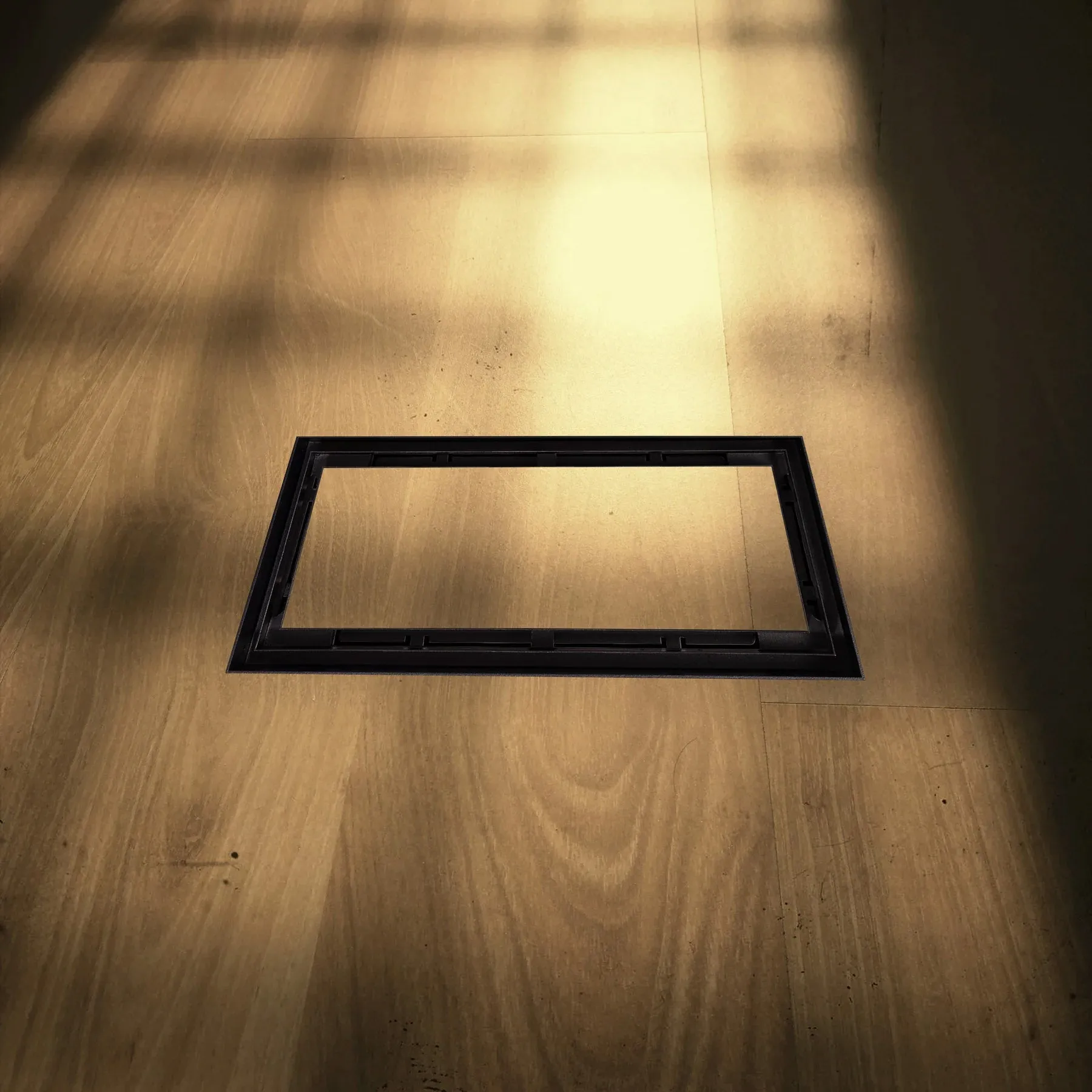 Aria Luxe  Flush High Performance Floor Vent
