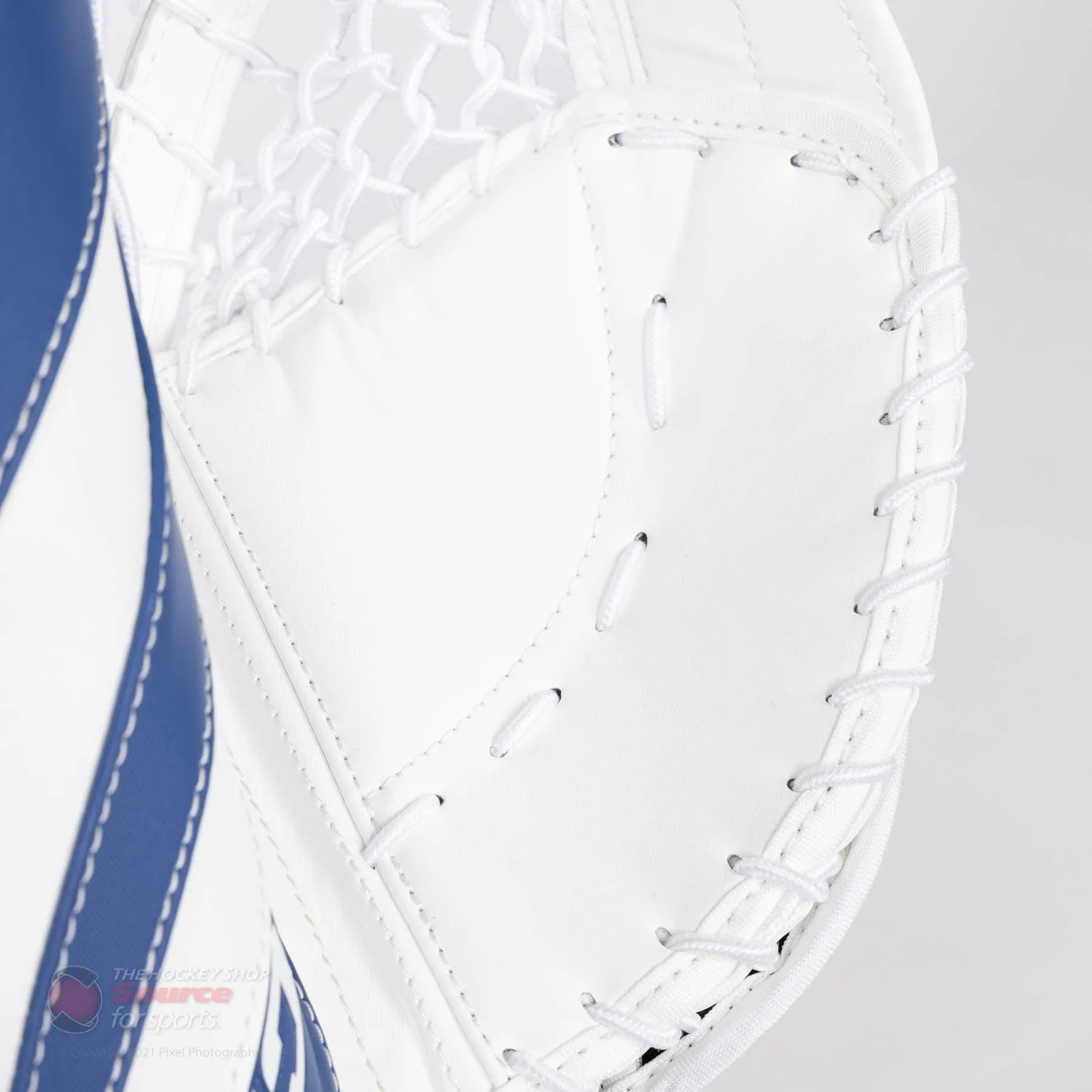 CCM Extreme Flex E5.5 Junior Goalie Catcher