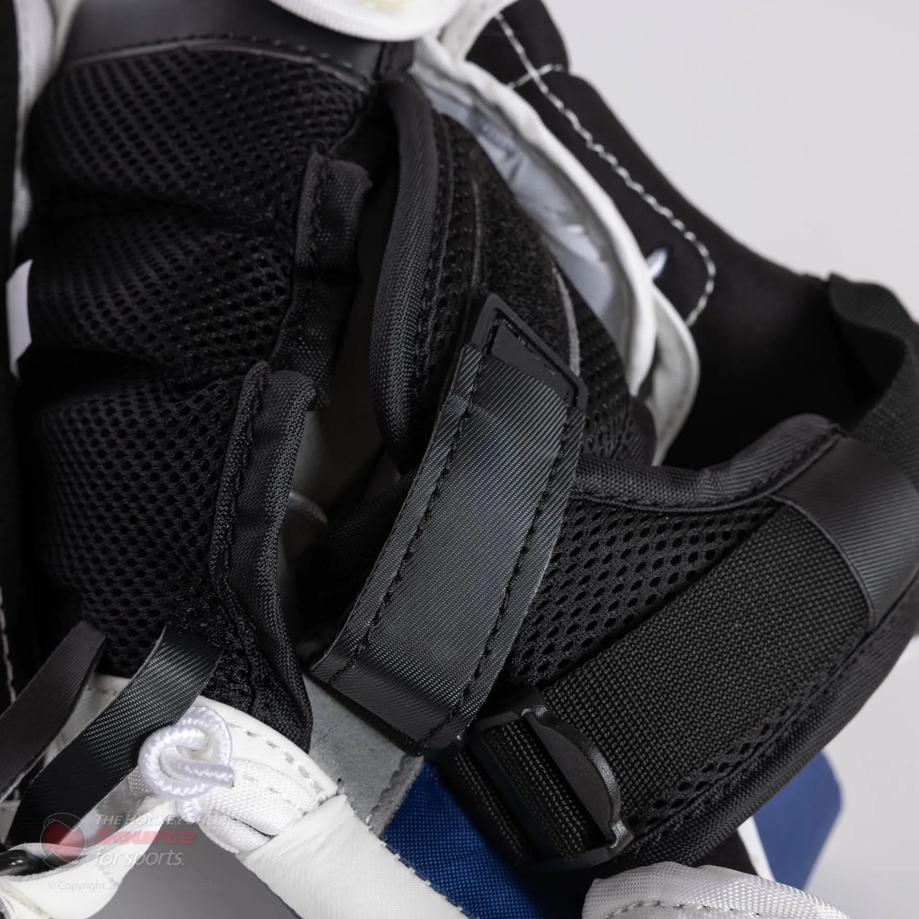 CCM Extreme Flex E5.5 Junior Goalie Catcher