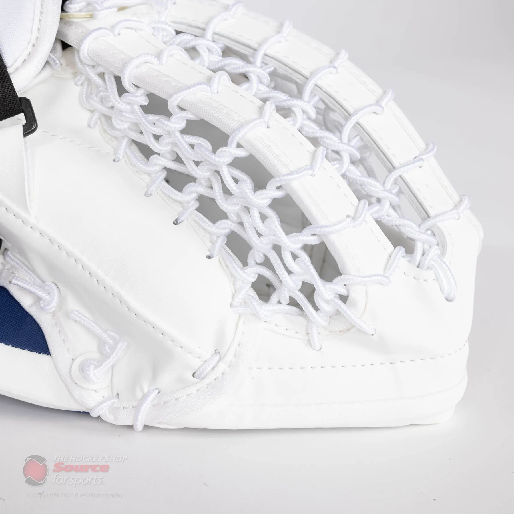 CCM Extreme Flex E5.5 Junior Goalie Catcher