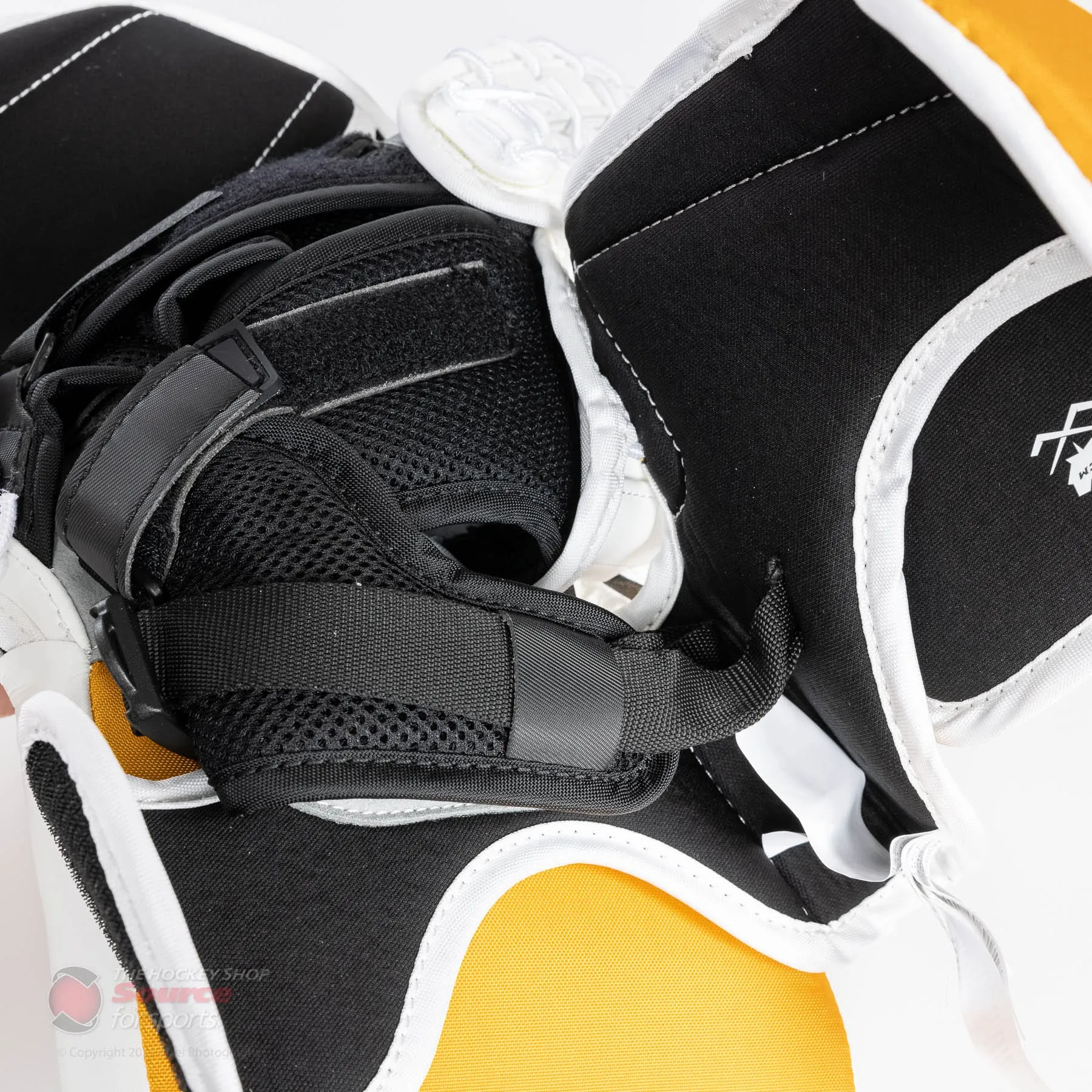 CCM Extreme Flex E5.9 Senior Goalie Catcher