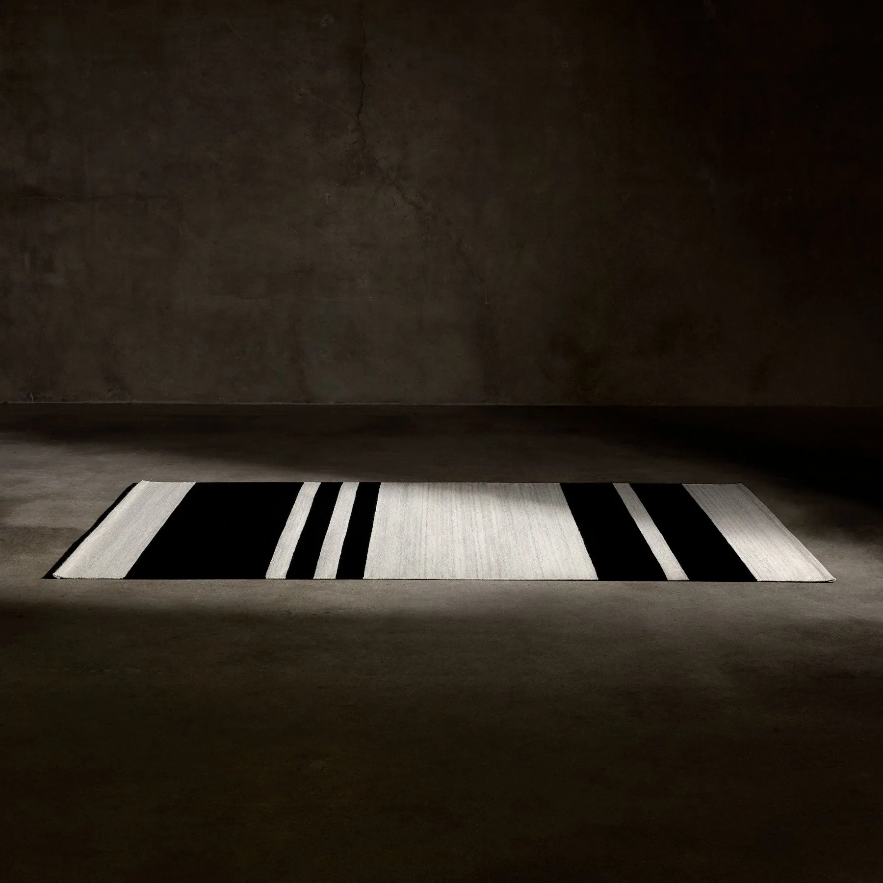 Multi Stripe Area Rug - Natural/Black Stripe