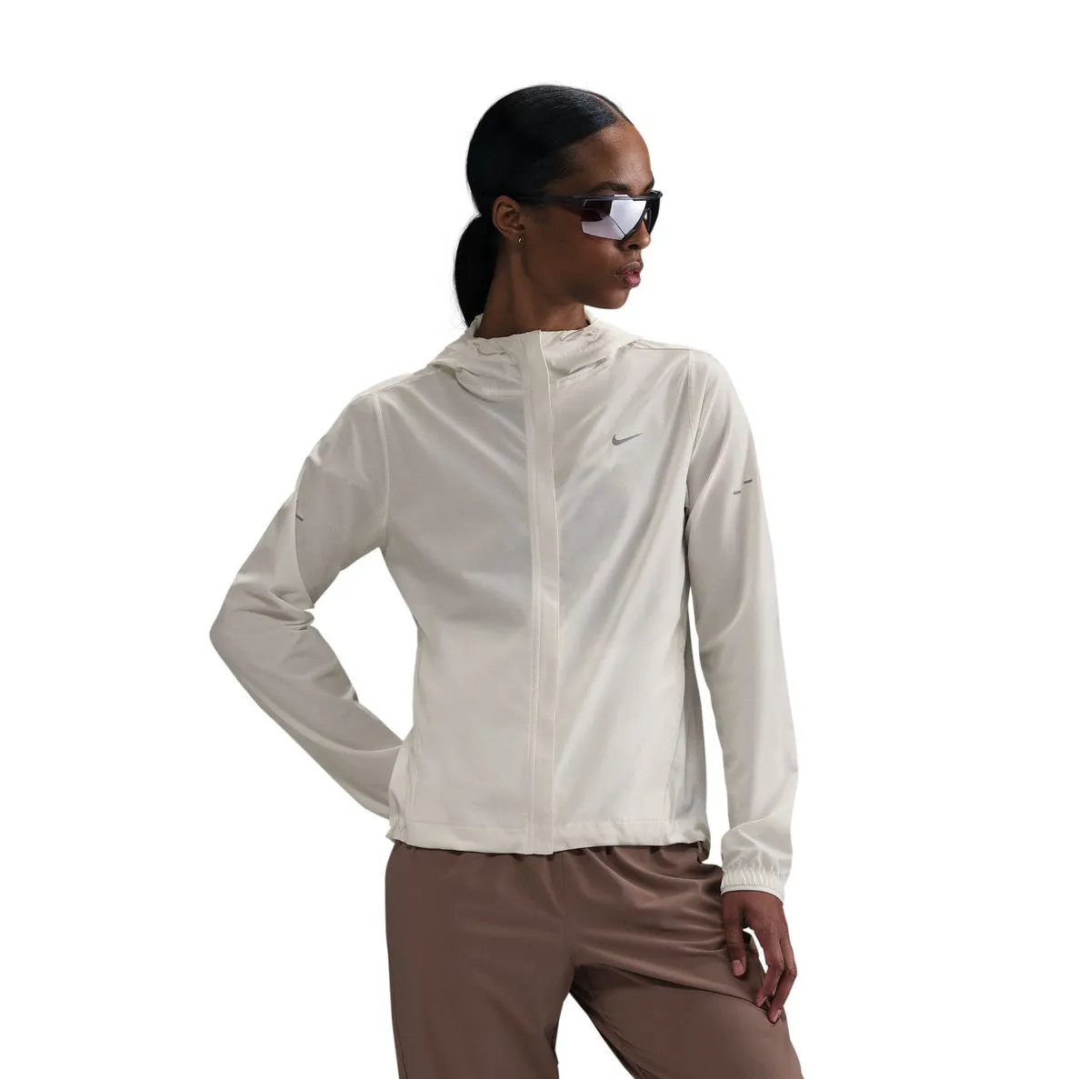 Nike Women's Swift Repel Packable Running Jacket Sail