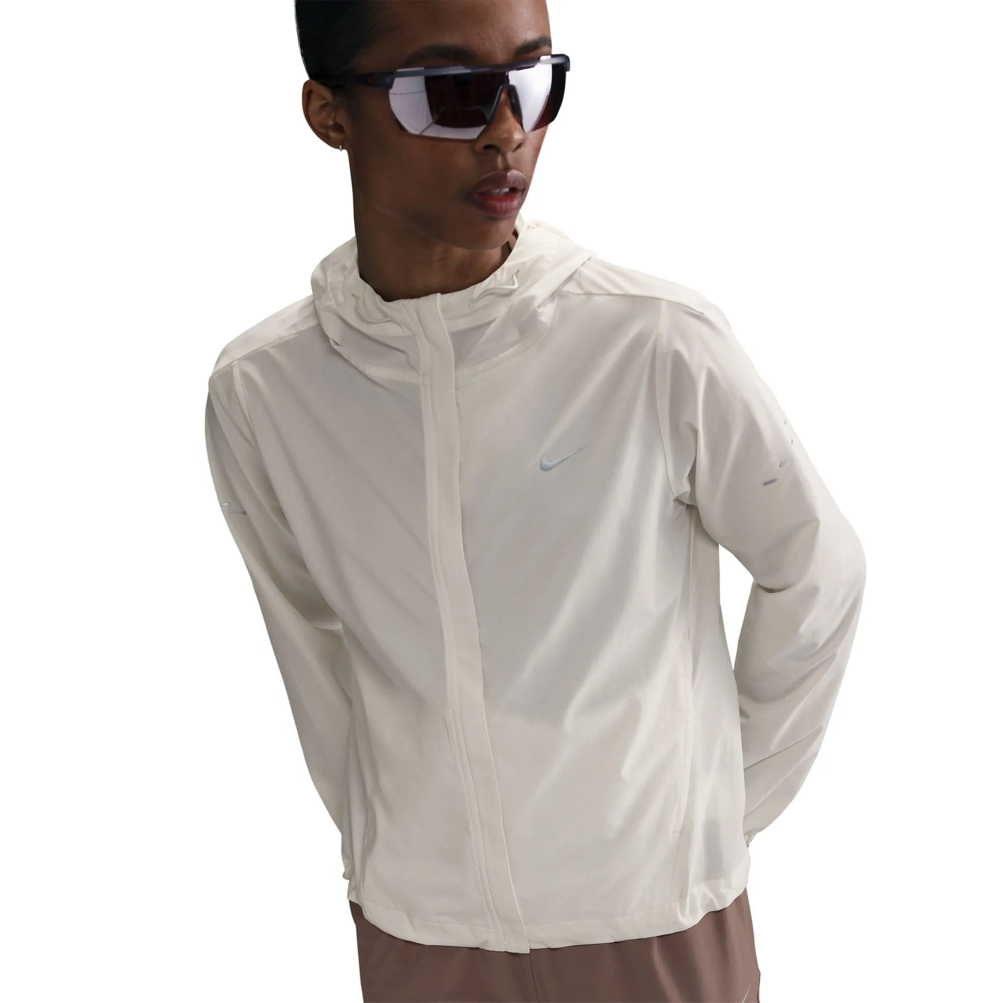 Nike Women's Swift Repel Packable Running Jacket Sail